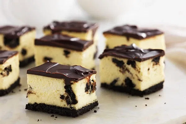 Chocolate Cookie Cheesecake Bites